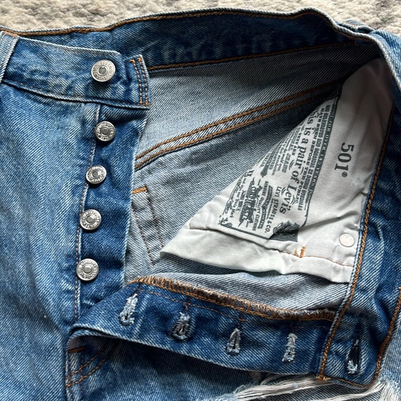 501® ORIGINAL FIT HIGH RISE WOMEN'S SHORTS - Picture 4 of 4